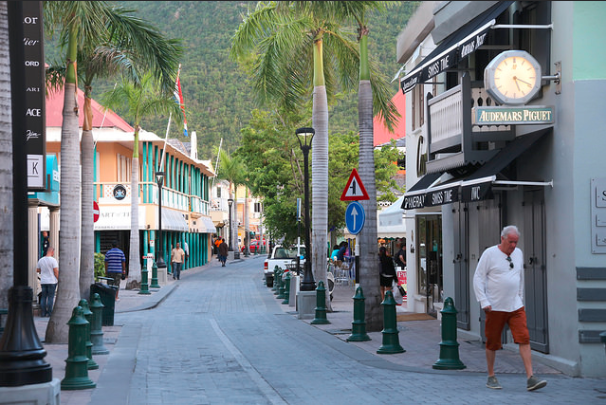 luxury shopping front street phillipsburg st martin