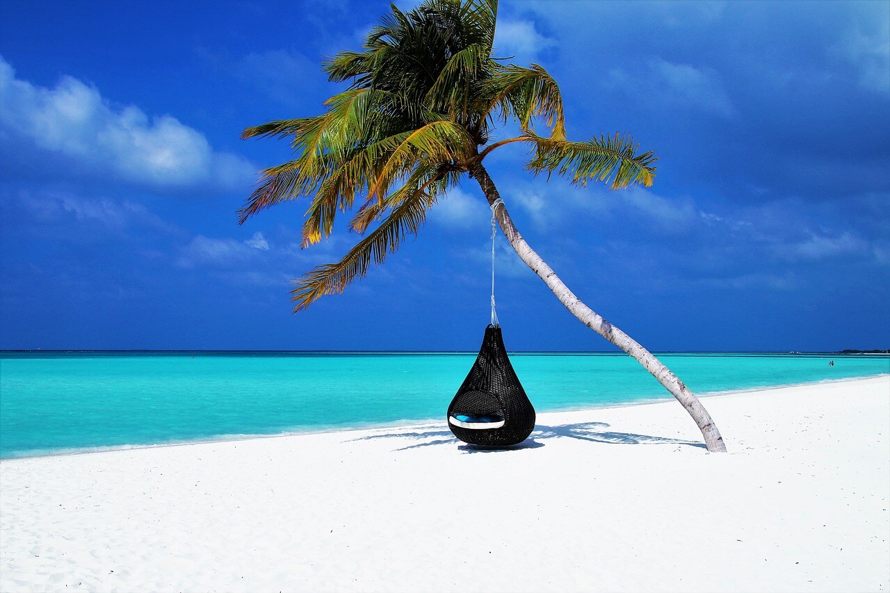 maldives travel yachting spring