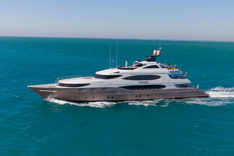 motor yacht valor price