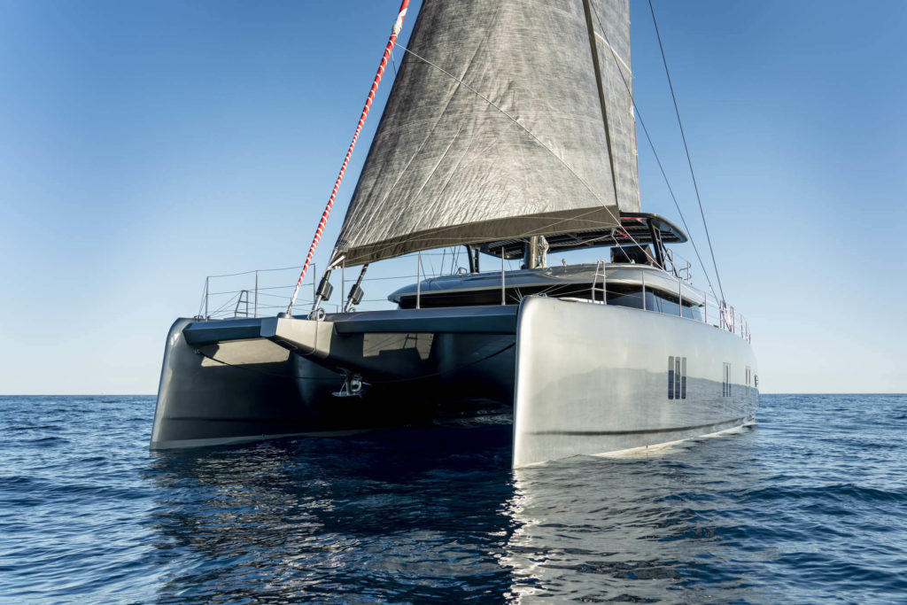 catamaran and yacht difference