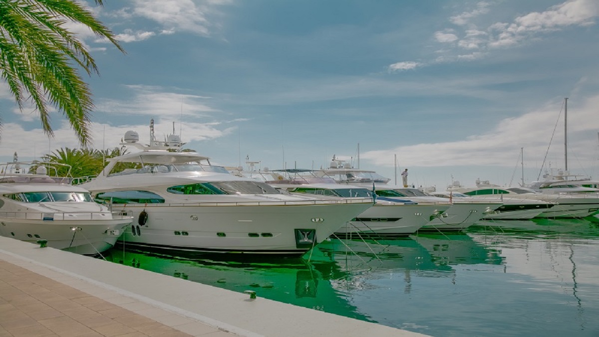 motor yacht delivery