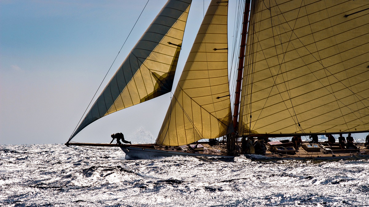 classic luxury yachts